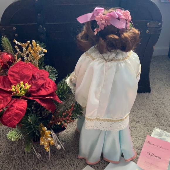 Treasury Collection singing sweetheart 14” Gloria doll - Picture 10 of 15